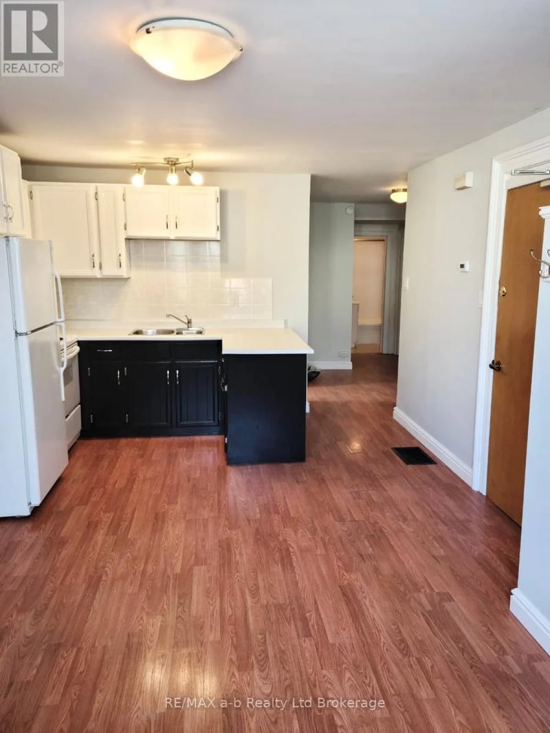 #3 26 Stanley Street, London South (South F), Ontario, N6C1B1, London South (South F), Ontario — photo 1 of 5
