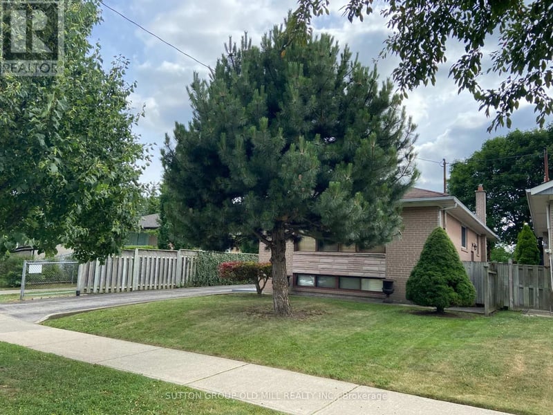 32 Hagersville Court, Toronto (Eringate-Centennial-West Deane), Ontario, M9C4A3, Toronto (Eringate-Centennial-West Deane), Ontario — photo 1 of 5