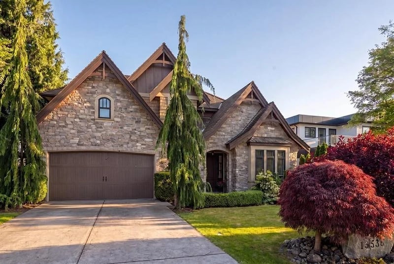 13536 14 Avenue, Surrey, British Columbia, V4A5H5, Surrey, British Columbia — photo 1 of 5