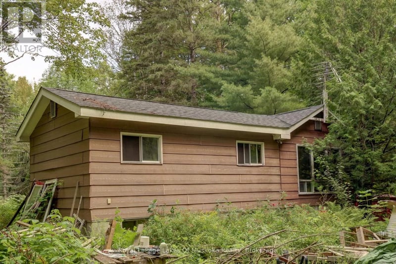 182 Old School House Road, Huntsville (Chaffey), Ontario, P1H2J4, Huntsville (Chaffey), Ontario — photo 1 of 5