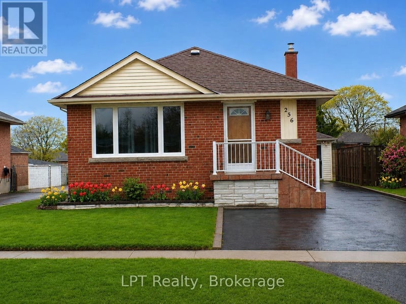 256 Farewell Street, Oshawa (Donevan), Ontario, L1H6L9, Oshawa (Donevan), Ontario — photo 1 of 5