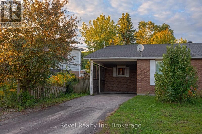 5 Southview Crescent, North Bay (College Heights), Ontario, P1B8T9, North Bay (College Heights), Ontario — photo 1 of 5