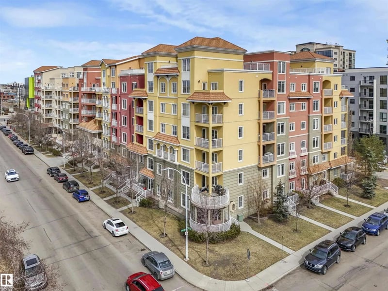 10333 112 ST NW, Edmonton, Alberta, T5K0B4, Edmonton, Alberta — photo 1 of 5