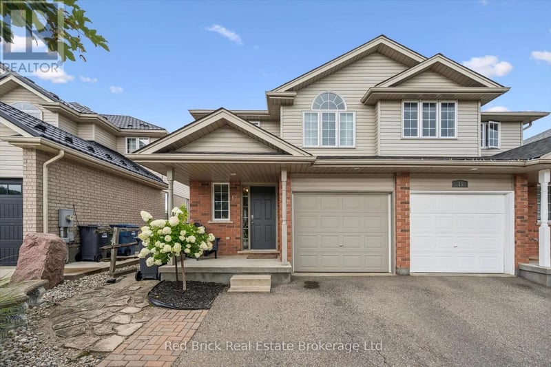 17 DAVISON DR, Guelph (Grange Road), Ontario, N1E0C1, Guelph (Grange Road), Ontario — photo 1 of 5