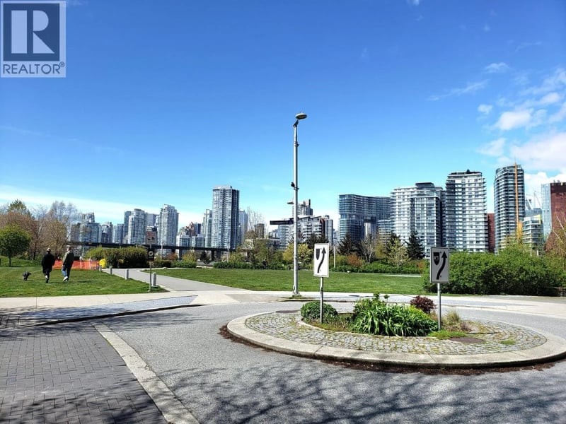 186 ATHLETES Way, Vancouver, British Columbia, V5Y0B5, Vancouver, British Columbia — photo 1 of 5