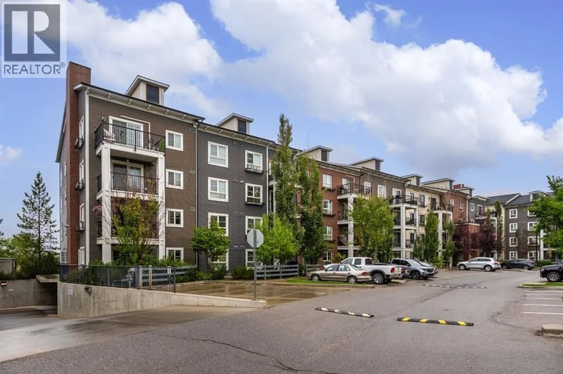 279 Copperpond Common Southeast, Calgary, Alberta, T2Z1J5, Calgary, Alberta — photo 1 of 5