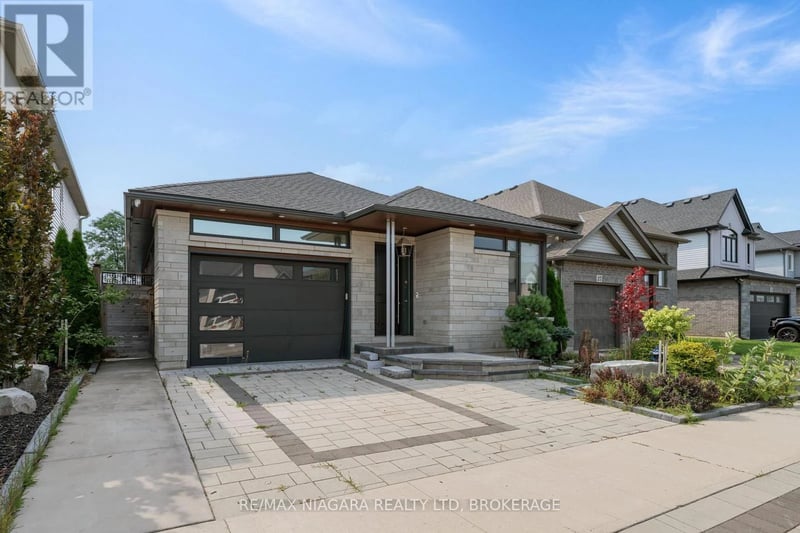 31 Berkshire Drive, St. Catharines (Carlton/Bunting), Ontario, L2M0C2, St. Catharines (Carlton/Bunting), Ontario — photo 1 of 5