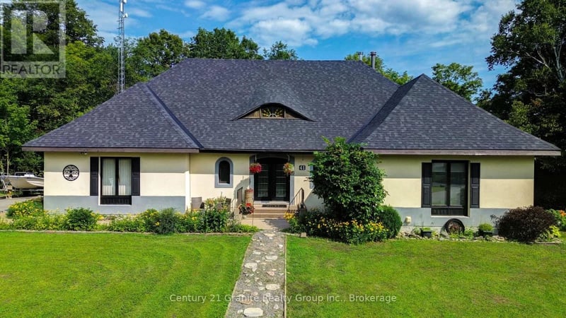 41 Maple Street, Bancroft (Bancroft Ward), Ontario, K0L1C0, Bancroft (Bancroft Ward), Ontario — photo 1 of 5