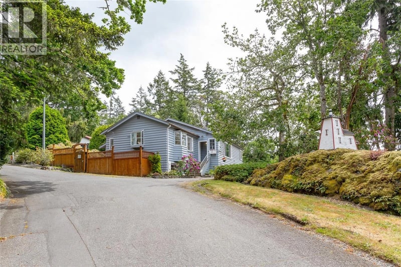 #2 6755 Wallace Drive, Central Saanich, British Columbia, V8M1A2, Central Saanich, British Columbia — photo 1 of 5