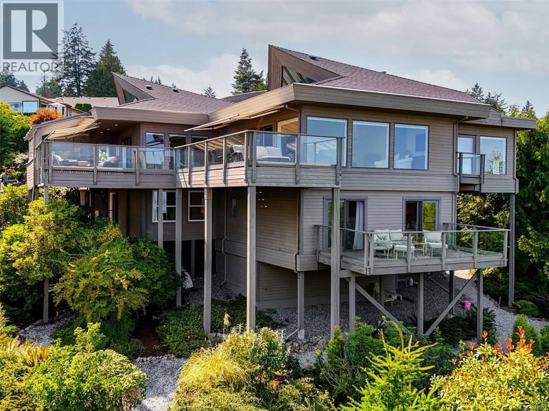 8865 Park Pacific Terrace, North Saanich, British Columbia, V8L5B1, North Saanich, British Columbia — photo 1 of 5