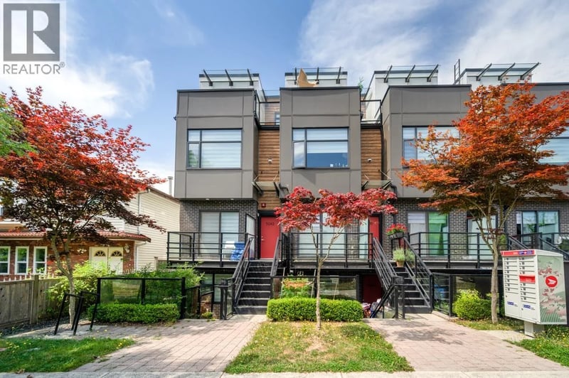 5043 CHAMBERS Street, Vancouver, British Columbia, V5R3L8, Vancouver, British Columbia — photo 1 of 5