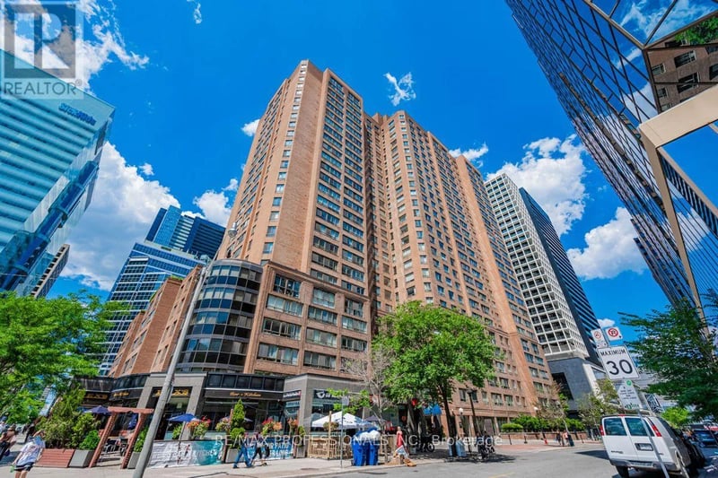 #502 633 Bay Street, Toronto (Bay Street Corridor), Ontario, M5G2G4, Toronto (Bay Street Corridor), Ontario — photo 1 of 5