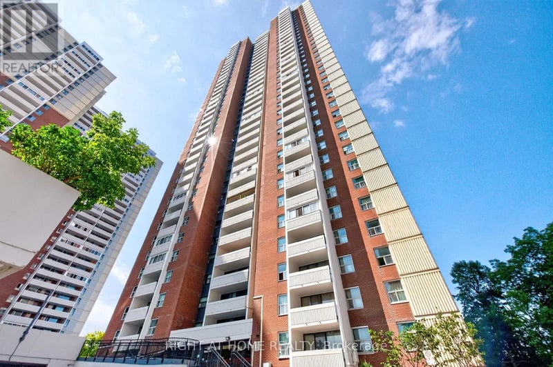 #2407 3 Massey Square, Toronto (Crescent Town), Ontario, M4C5L5, Toronto (Crescent Town), Ontario — photo 1 of 5