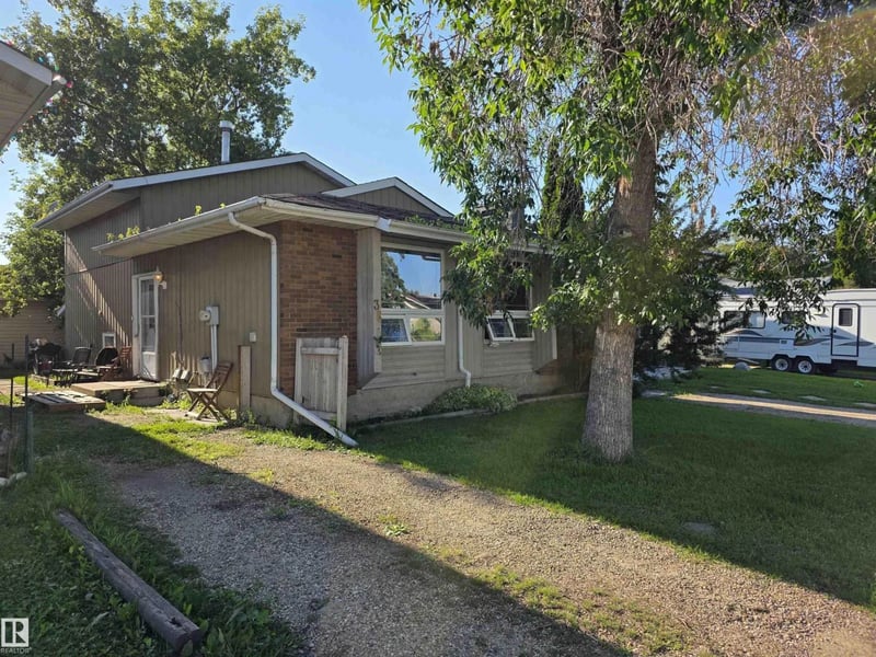 38 GREENWOOD DR, Spruce Grove, Alberta, T7X1Y1, Spruce Grove, Alberta — photo 1 of 5