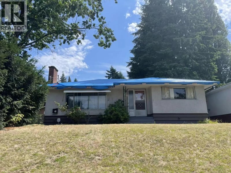 697 FAIRVIEW Street, Coquitlam, British Columbia, V3J4B3, Coquitlam, British Columbia — photo 1 of 5