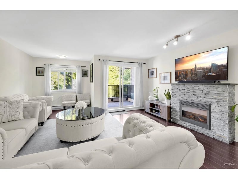 #110 13368 72 Avenue, Surrey, British Columbia, V3W2N6, Surrey, British Columbia — photo 1 of 5