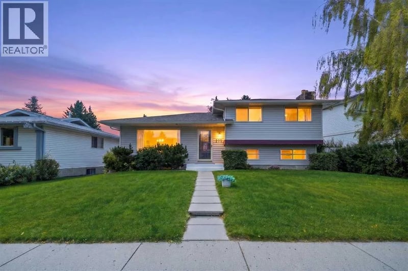299 Woodside Circle Southwest, Calgary, Alberta, T2W3K2, Calgary, Alberta — photo 1 of 5