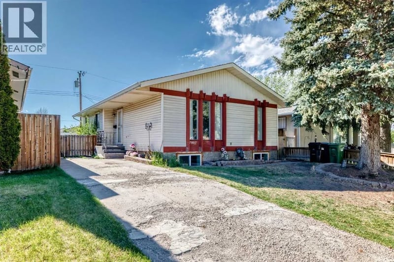 7807 20A Street Southeast, Calgary, Alberta, T2C1M7, Calgary, Alberta — photo 1 of 5