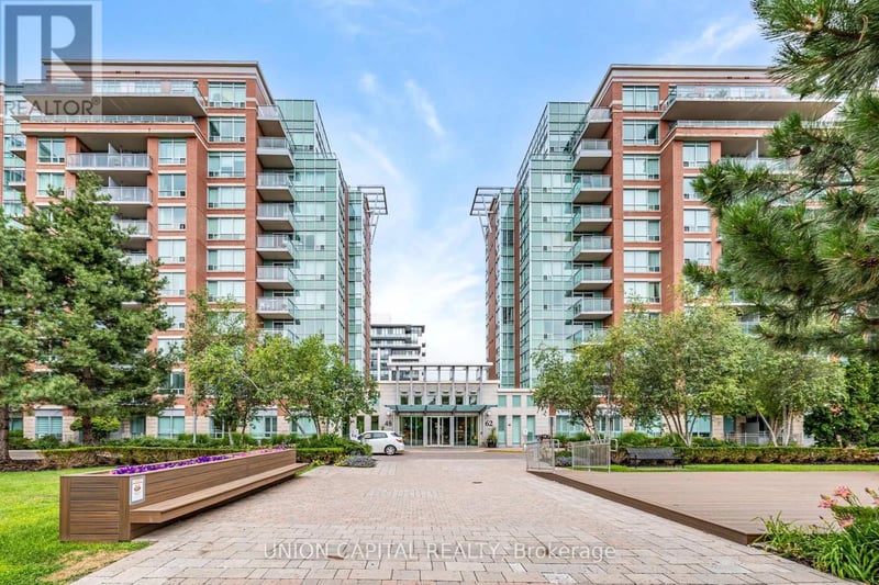 #102 48 Suncrest Boulevard, Markham (Commerce Valley), Ontario, L3T7Y5, Markham (Commerce Valley), Ontario — photo 1 of 5