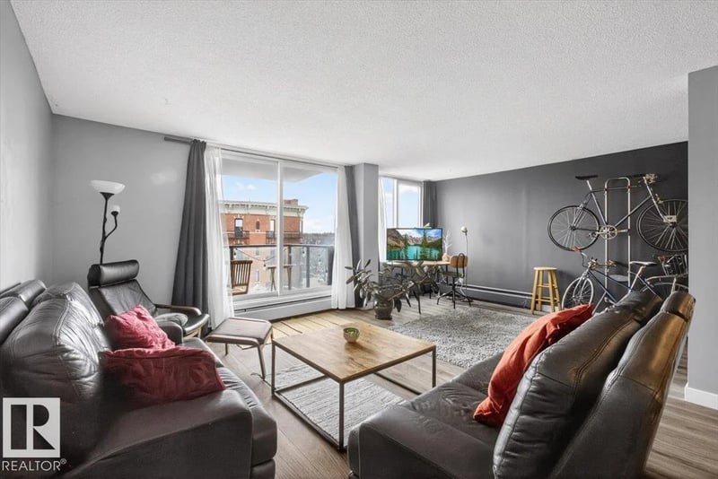 #405 10011 116 ST NW, Edmonton, Alberta, T5K1V4, Edmonton, Alberta — photo 1 of 5