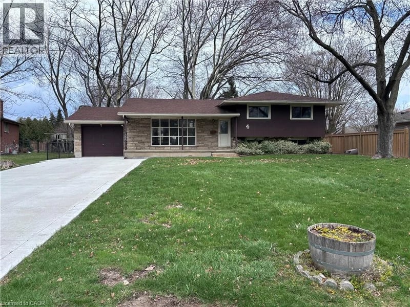 4 BEECHWOOD Court, St. Catharines, Ontario, L2N3H7, St. Catharines, Ontario — photo 1 of 5