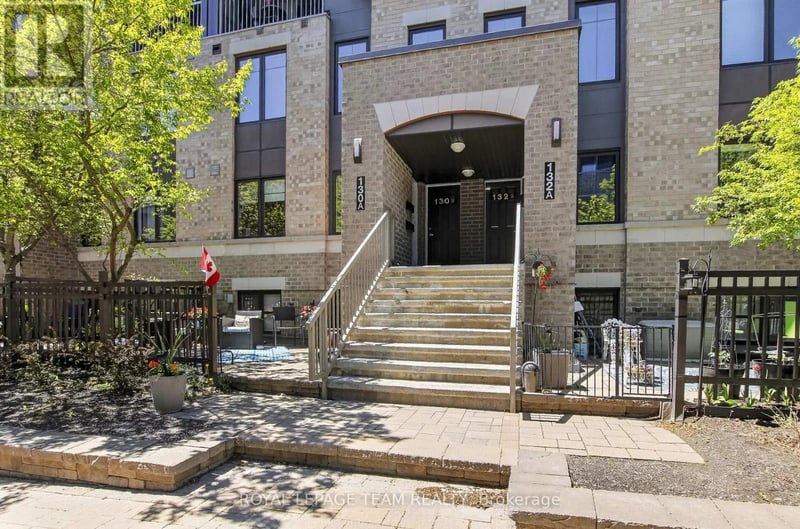 130A Lindenshade Drive, Ottawa, Ontario, K2J5R5, Ottawa, Ontario — photo 1 of 5