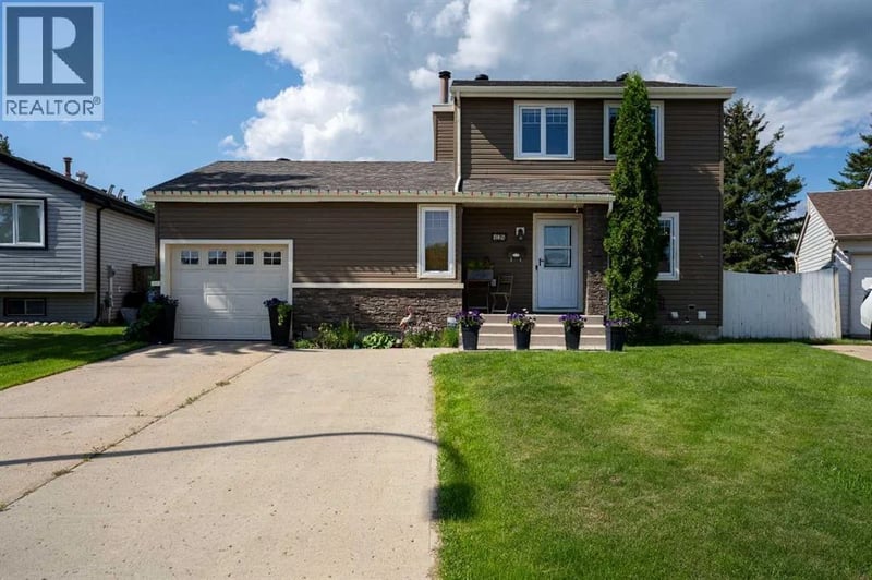 108 Norbasca Bay, Fort McMurray, Alberta, T9H4T6, Fort McMurray, Alberta — photo 1 of 5