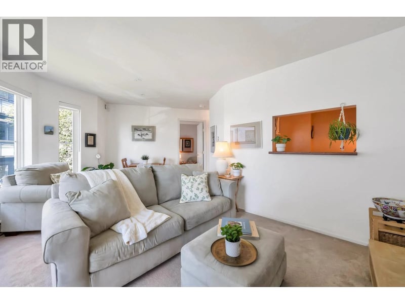 #206 245 ST. DAVIDS Avenue, North Vancouver, British Columbia, V7L3N9, North Vancouver, British Columbia — photo 1 of 5