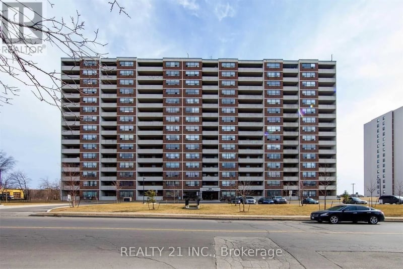#811 25 Sunrise Avenue South, Toronto (Victoria Village), Ontario, M4A2S2, Toronto (Victoria Village), Ontario — photo 1 of 5