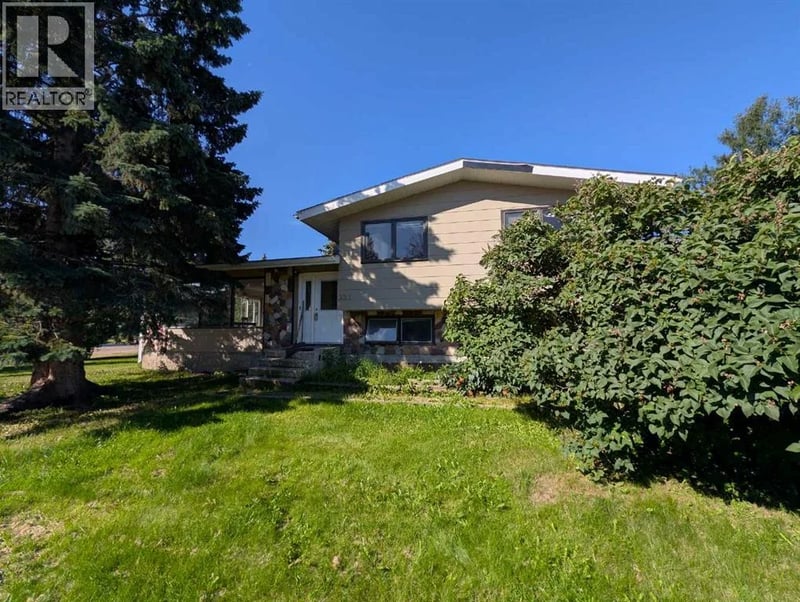 336 9 Street Northeast, Slave Lake, Alberta, T0G2A2, Slave Lake, Alberta — photo 1 of 4