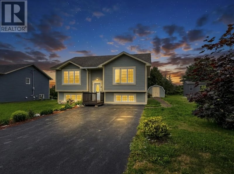 25 - 27 Bishops Road, Bay Roberts, Newfoundland & Labrador, A0A1G0, Bay Roberts, Newfoundland & Labrador — photo 1 of 5