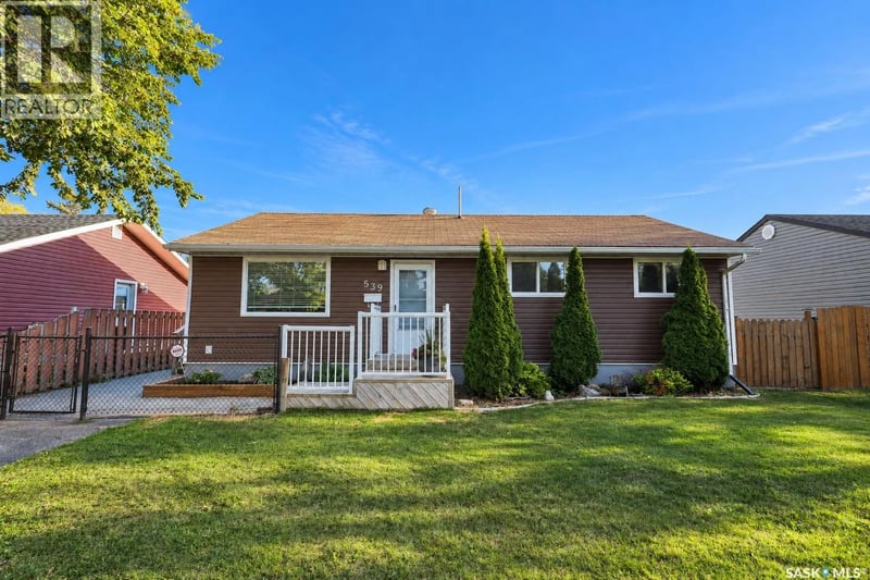 539 24th STREET E, Prince Albert, Saskatchewan, S6V1S1, Prince Albert, Saskatchewan — photo 1 of 5