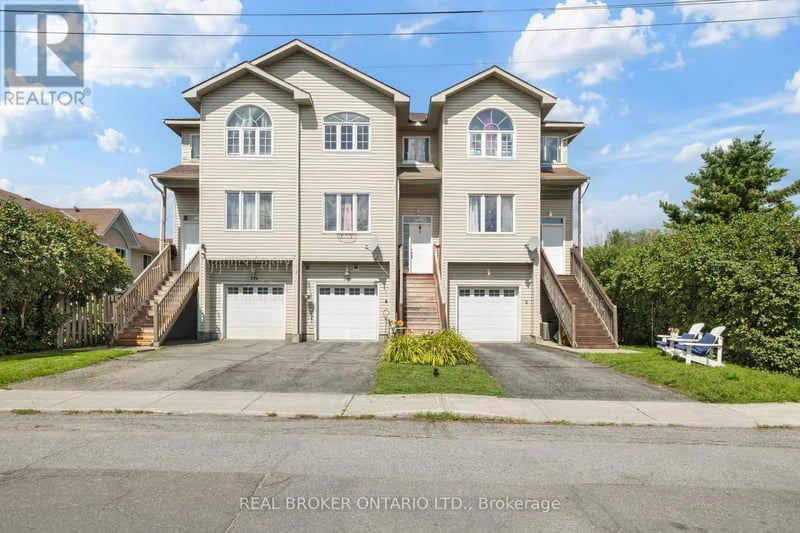 296 Maude Street, Mississippi Mills, Ontario, K0A1A0, Mississippi Mills, Ontario — photo 1 of 5
