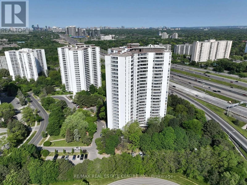 #812 150 Graydon Hall Drive, Toronto (Parkwoods-Donalda), Ontario, M3A3B3, Toronto (Parkwoods-Donalda), Ontario — photo 1 of 5