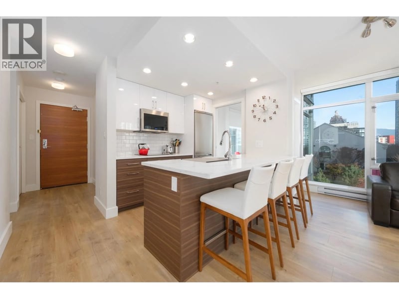 #501 161 GEORGIA Street, Vancouver, British Columbia, V6B0K9, Vancouver, British Columbia — photo 1 of 5