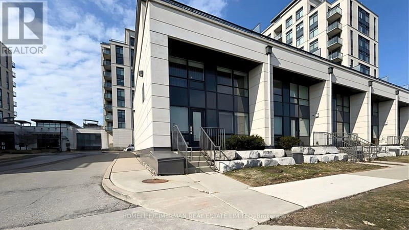 #118 12 Woodstream Boulevard, Vaughan (Vaughan Grove), Ontario, L4L8C3, Vaughan (Vaughan Grove), Ontario — photo 1 of 5