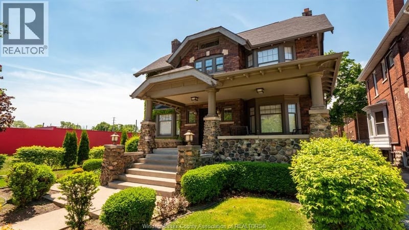 1165 OUELLETTE Avenue, Windsor, Ontario, N9A4K1, Windsor, Ontario — photo 1 of 5