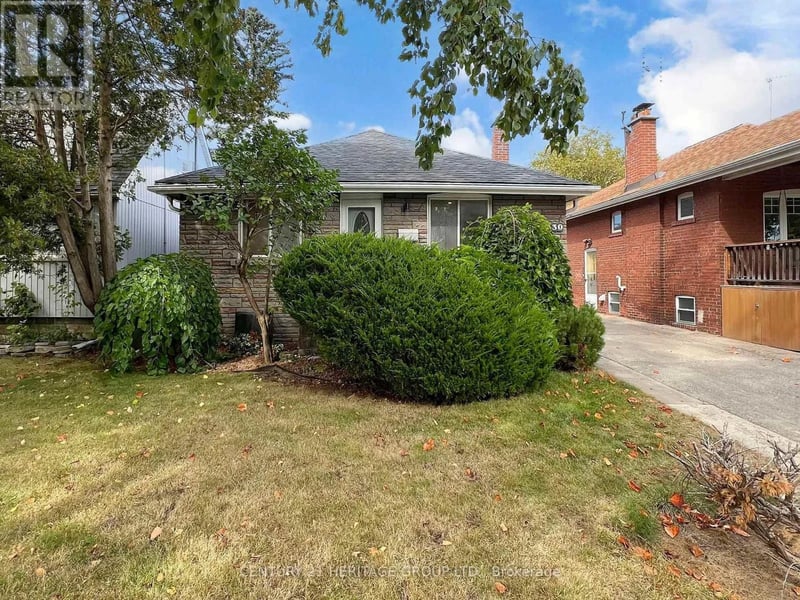 #Lower Unit 30 Struthers Street, Toronto (Mimico), Ontario, M8V1Y1, Toronto (Mimico), Ontario — photo 1 of 5