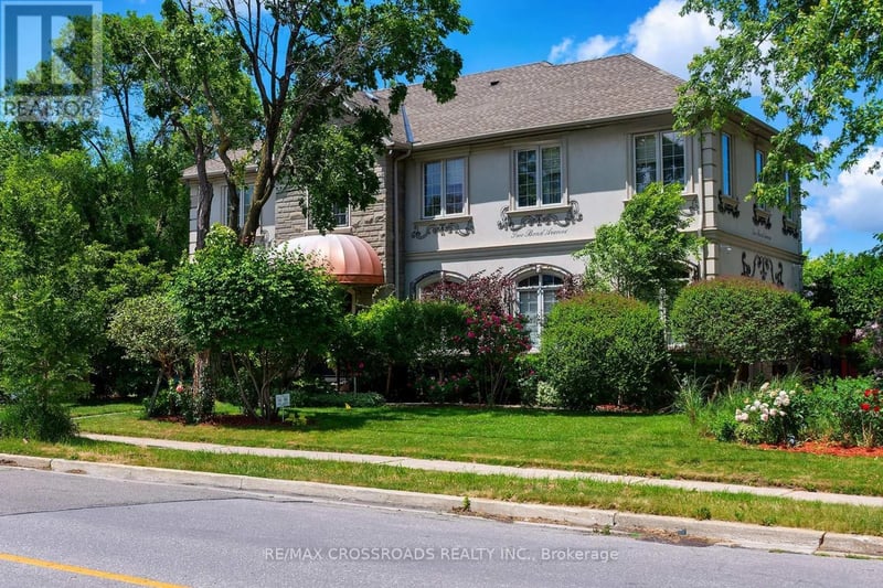2 Bond Avenue, Toronto (Banbury-Don Mills), Ontario, M3B1L8, Toronto (Banbury-Don Mills), Ontario — photo 1 of 5