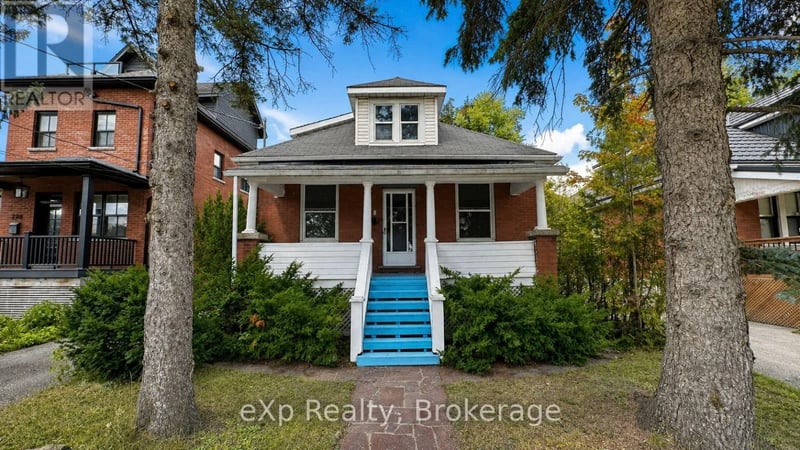 238 Elizabeth Street, Guelph (St. Patrick's Ward), Ontario, N1E2X3, Guelph (St. Patrick's Ward), Ontario — photo 1 of 5