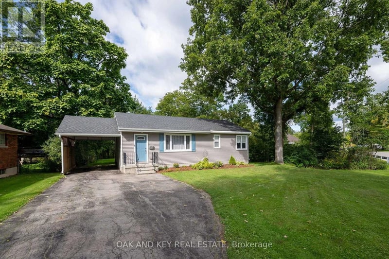 102 Crescent Avenue, Central Elgin (Lynhurst), Ontario, N5R0L4, Central Elgin (Lynhurst), Ontario — photo 1 of 5