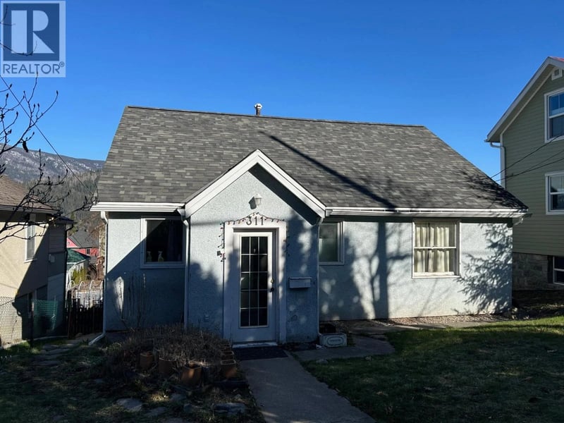 311 Gore Street, Nelson, British Columbia, V1L5B8, Nelson, British Columbia — photo 1 of 5