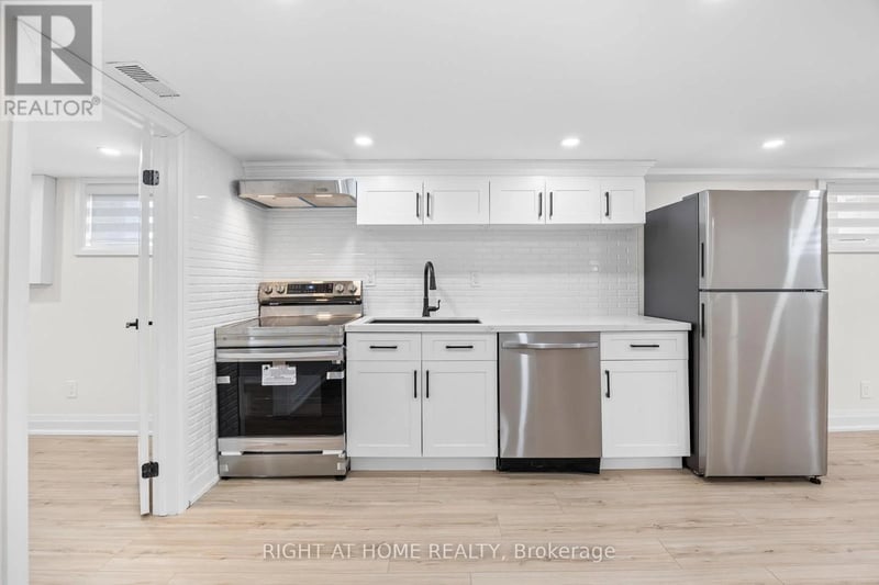 #Basement 961 Victoria Park Avenue, Toronto (Clairlea-Birchmount), Ontario, M4B2J4, Toronto (Clairlea-Birchmount), Ontario — photo 1 of 5