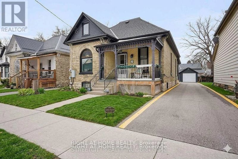 7 Myrtle Street, St. Thomas, Ontario, N5R2E6, St. Thomas, Ontario — photo 1 of 5