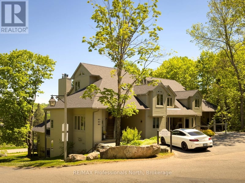 #121 121 Grandview Hilltop Drive, Huntsville (Chaffey), Ontario, P1H2J5, Huntsville (Chaffey), Ontario — photo 1 of 5