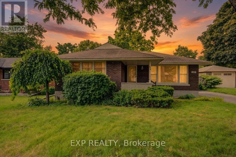 244 Royal Street, Waterloo, Ontario, N2J2J2, Waterloo, Ontario — photo 1 of 5