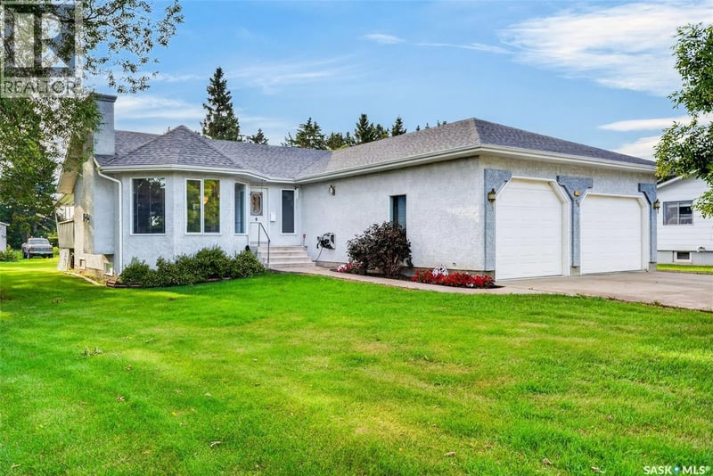 720 6th AVENUE, Rosthern, Saskatchewan, S0K3R0, Rosthern, Saskatchewan — photo 1 of 5