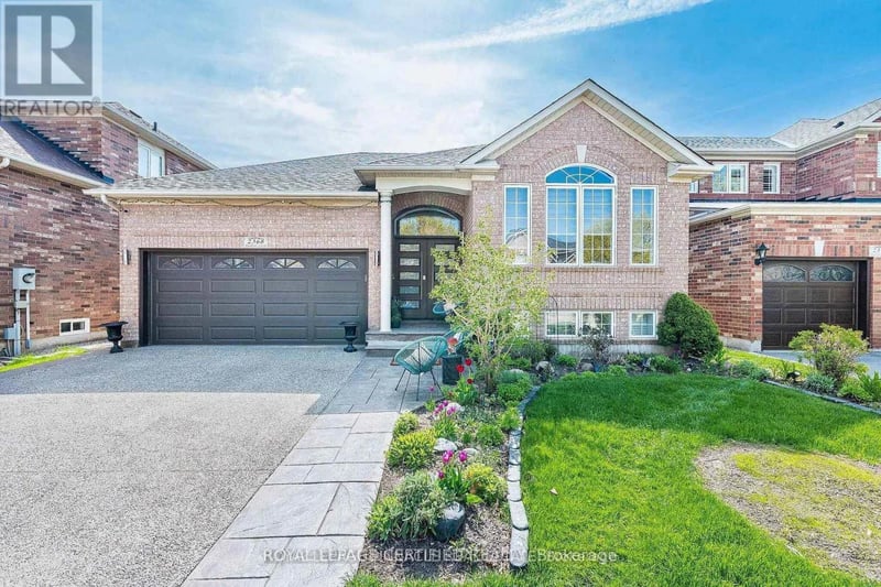 2368 Foxhole Circle, Oakville (WM Westmount), Ontario, L6M4X4, Oakville (WM Westmount), Ontario — photo 1 of 5