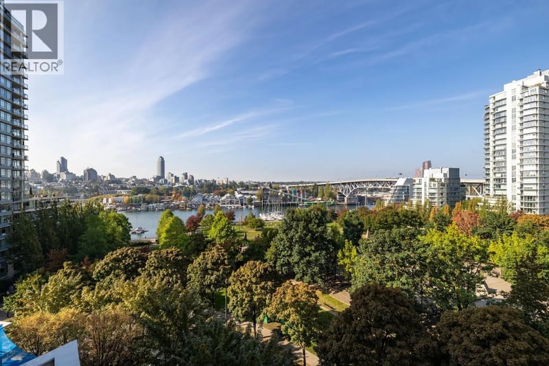 #906 455 BEACH Crescent, Vancouver, British Columbia, V6Z3E5, Vancouver, British Columbia — photo 1 of 5