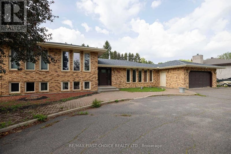 2089 Otway Street, Thunder Bay (Rosslyn Road), Ontario, P7K1H5, Thunder Bay (Rosslyn Road), Ontario — photo 1 of 5